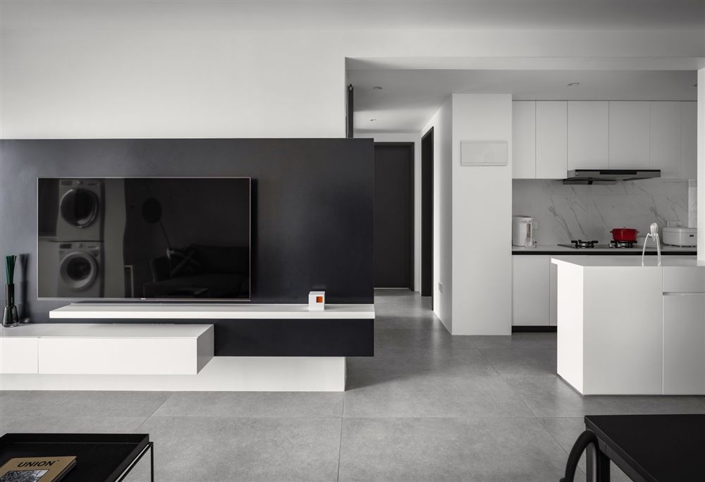 廣州市疊翠峰現(xiàn)代簡約風(fēng)格三居室裝修案例