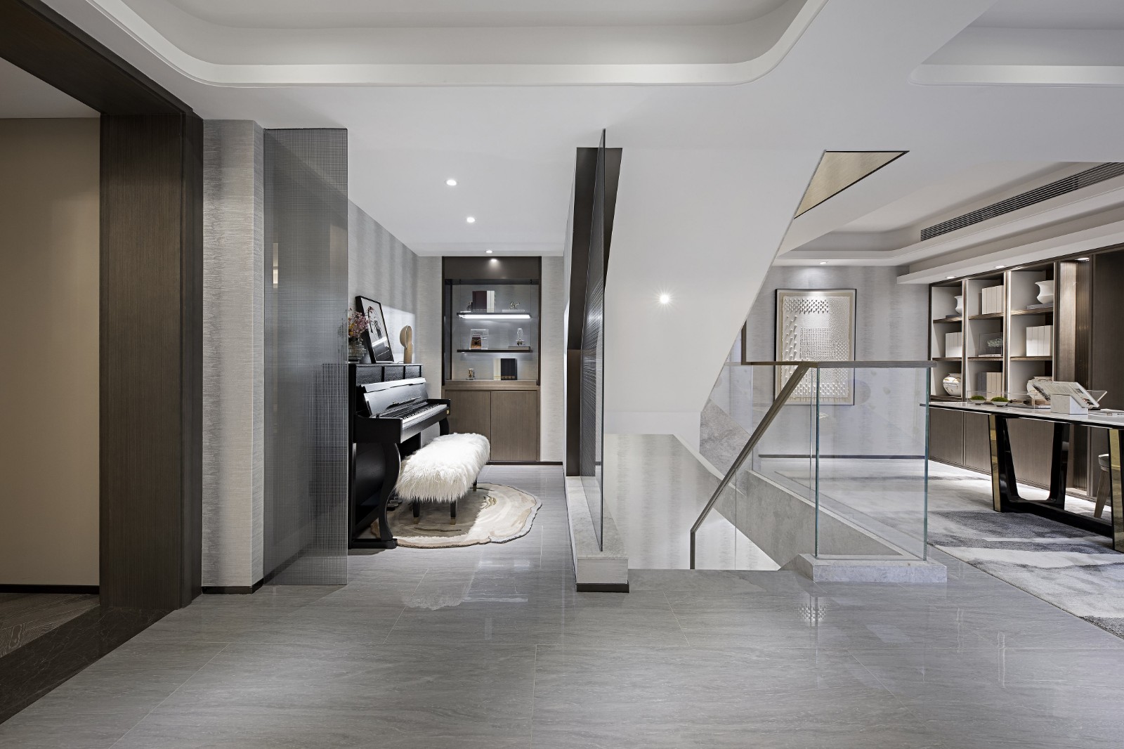 現(xiàn)代輕奢風(fēng)格別墅室內(nèi)設(shè)計(jì)家裝案例-樓梯間