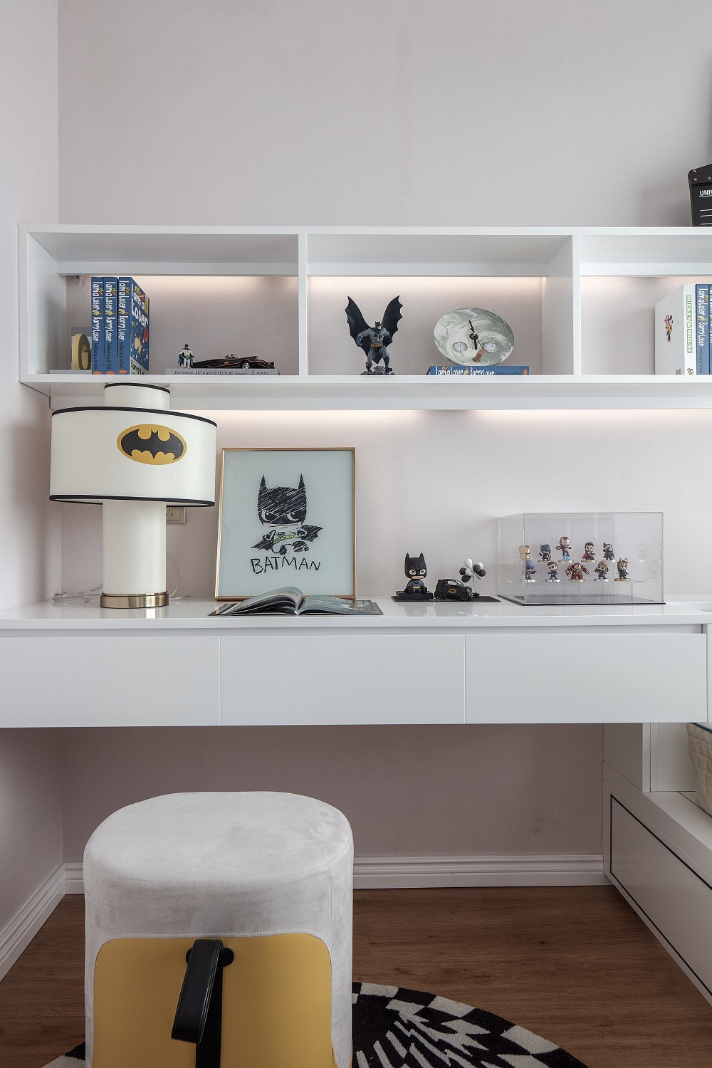 法式復(fù)古風(fēng)格室內(nèi)家裝案例效果圖-兒童房書桌 法式復(fù)古風(fēng)格室內(nèi)家裝案例效果圖-兒童房書桌