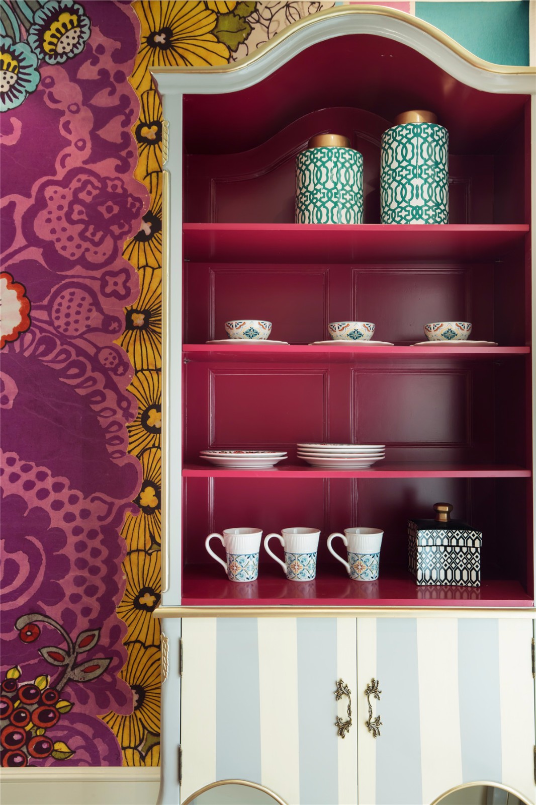 田園混搭風格家裝設計室內(nèi)裝修效果圖-餐邊柜 田園混搭風格家裝設計室內(nèi)裝修效果圖-餐邊柜