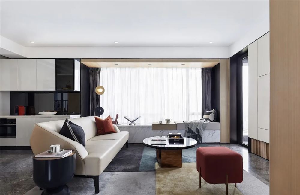 佛山市越秀御湖臺(tái)輕奢風(fēng)格四居室裝修案例